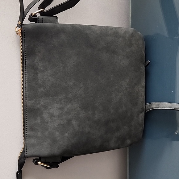Grey faux leather cross body purse - Picture 4 of 6